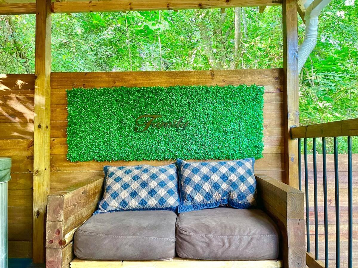 New Tiny Cabin Hot Tub Firepit Fenced Yard Sevierville Extérieur photo