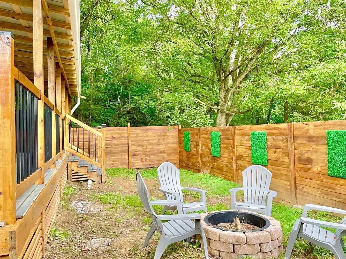 New Tiny Cabin Hot Tub Firepit Fenced Yard Sevierville Extérieur photo